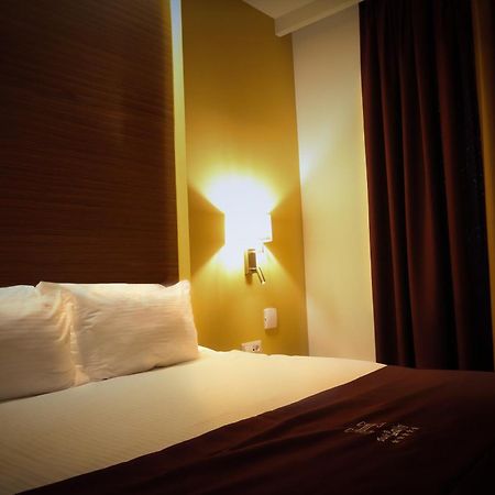 Hotel Dukagjini Печ Екстериор снимка