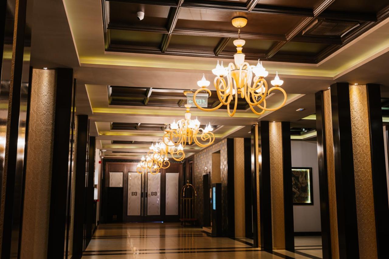 Hotel Dukagjini Печ Екстериор снимка