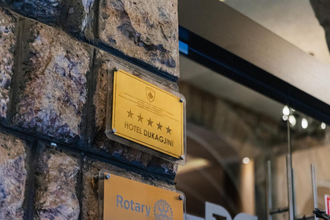 Hotel Dukagjini Печ Екстериор снимка