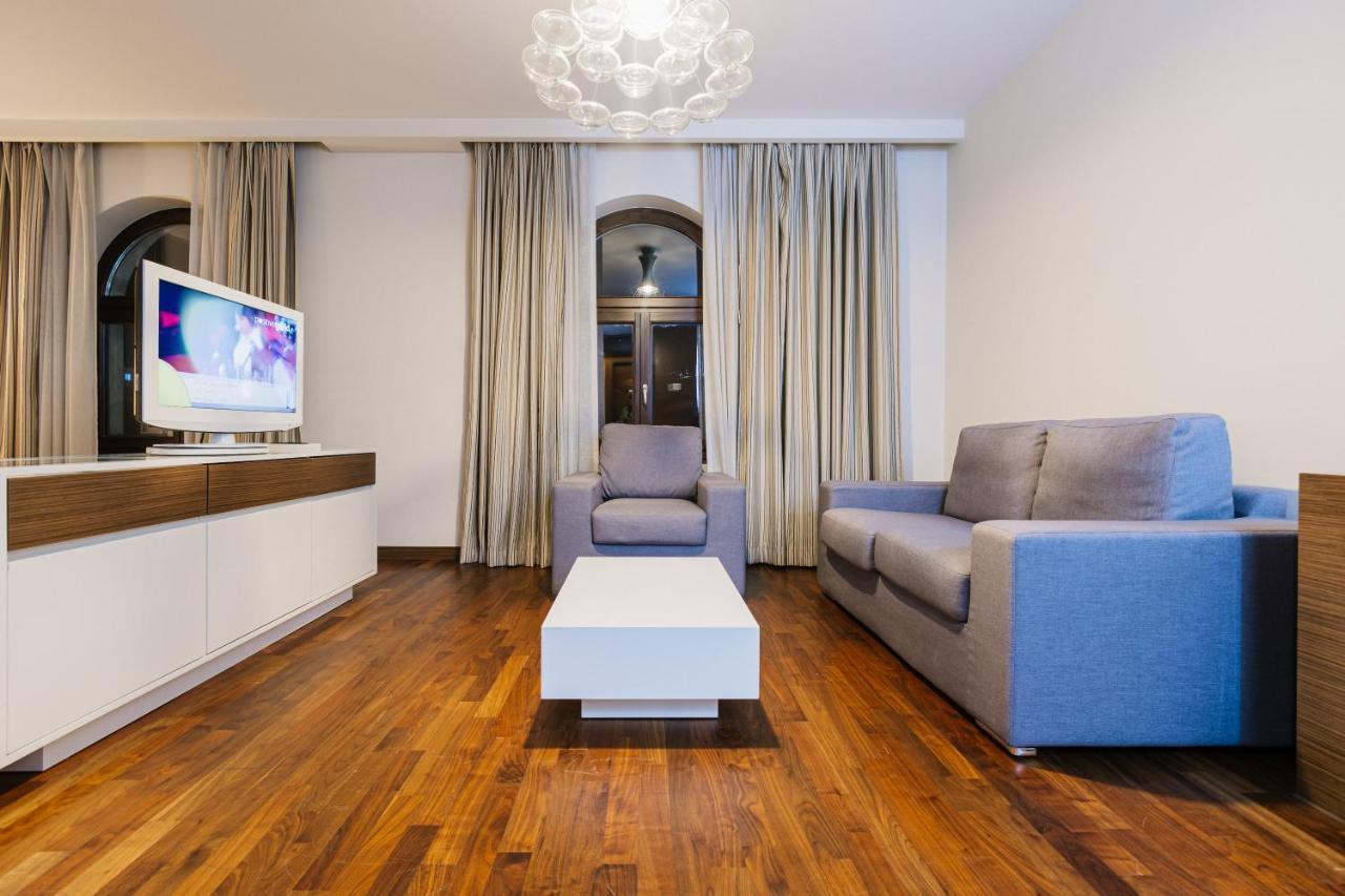 Hotel Dukagjini Печ Екстериор снимка