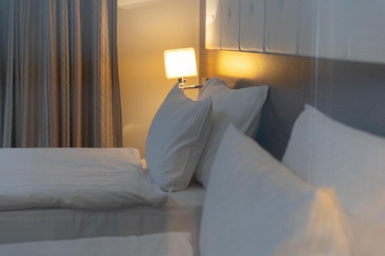 Hotel Dukagjini Печ Екстериор снимка