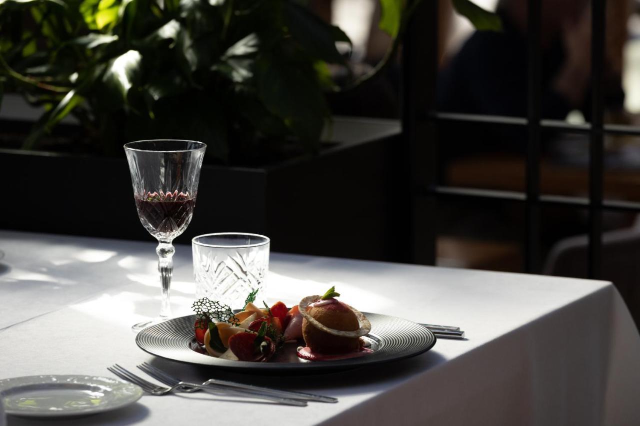 Hotel Dukagjini Печ Екстериор снимка