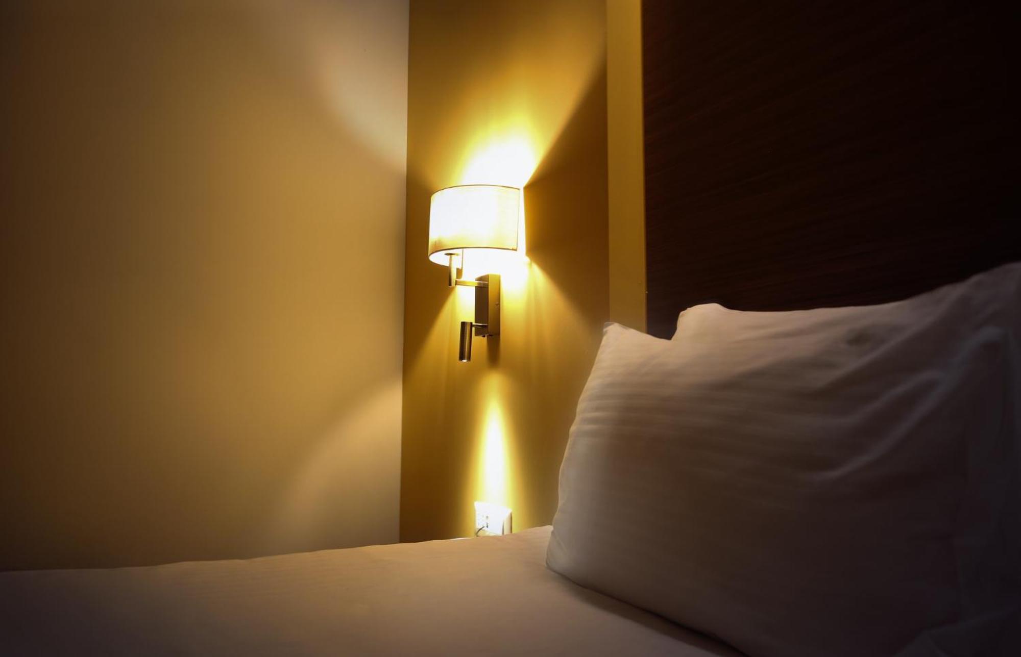 Hotel Dukagjini Печ Екстериор снимка