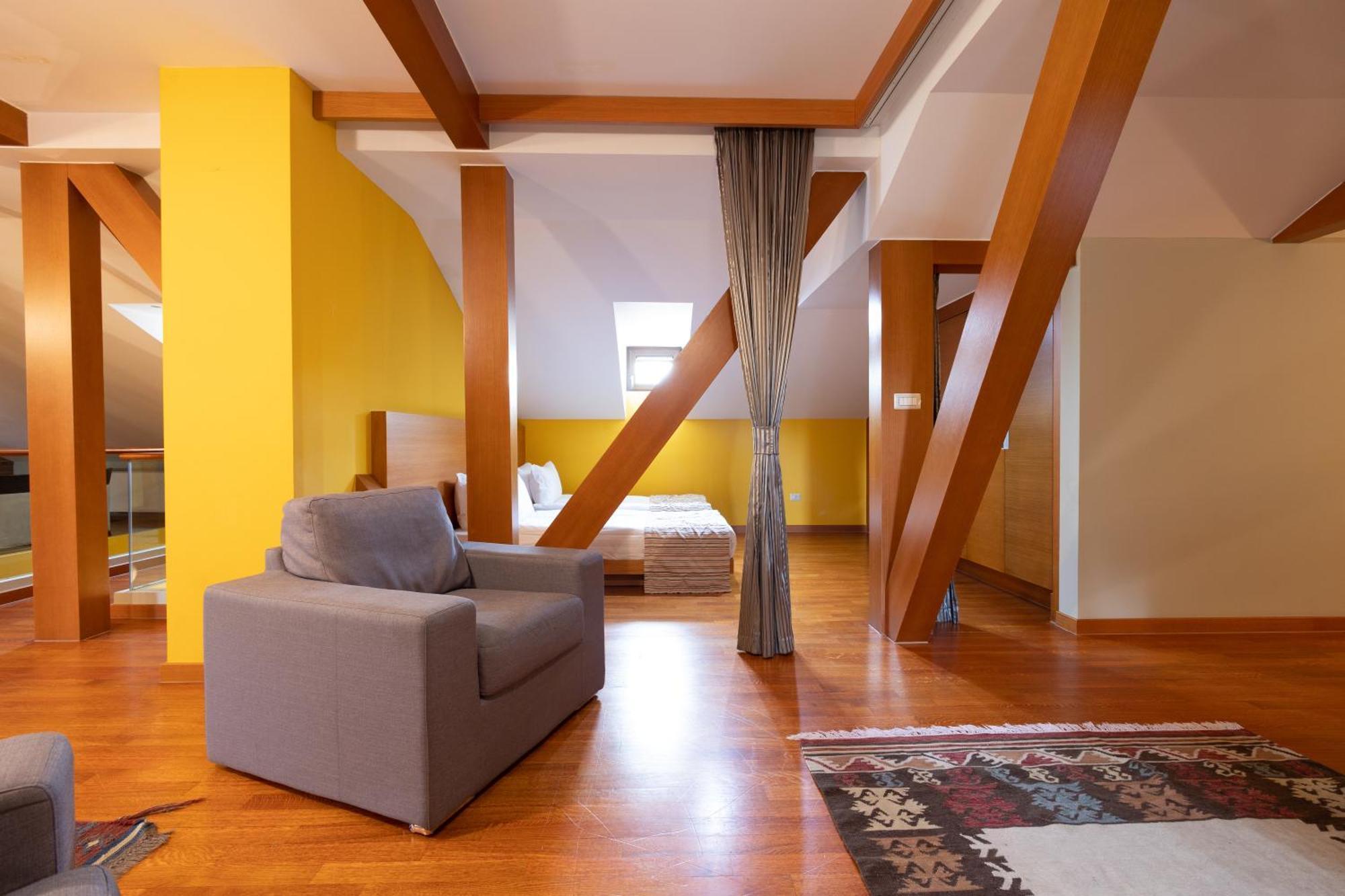 Hotel Dukagjini Печ Екстериор снимка