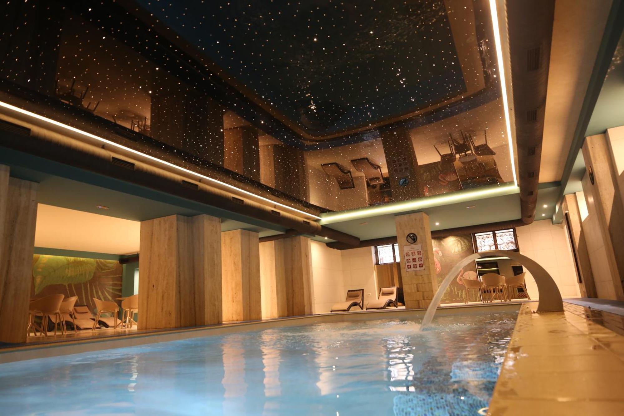 Hotel Dukagjini Печ Екстериор снимка